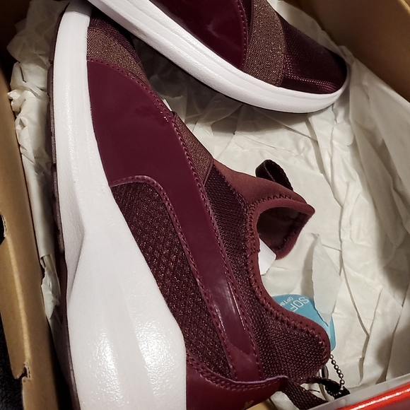Tenis puma ✅️ ✔️ Nuevos están divinos y muy cómodos - Picture 1 of 4